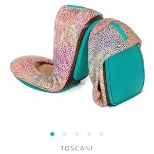 Toscani Tieks - Rare!